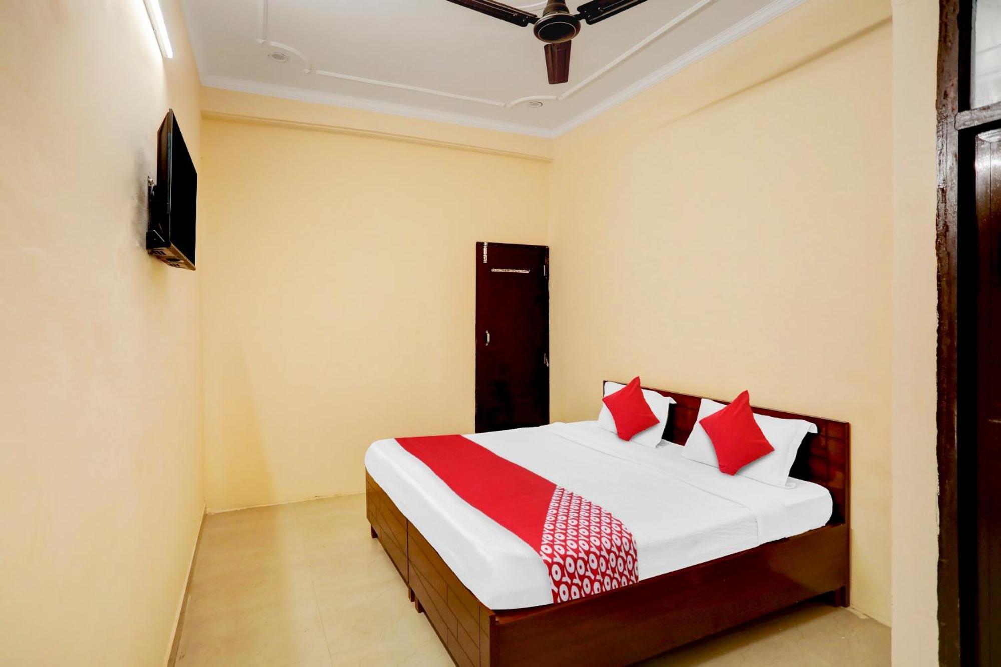 Hotel O Pari Hotel Газиабад Экстерьер фото